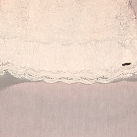 Short lace skirt - Picture 3 of 3